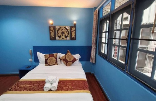 Thanon Phaya Thai House | Top High Guest House