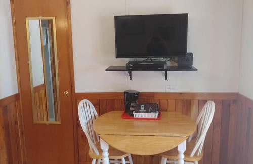 Boerne Cabin | Top of the Hill RV Resort & Cabins
