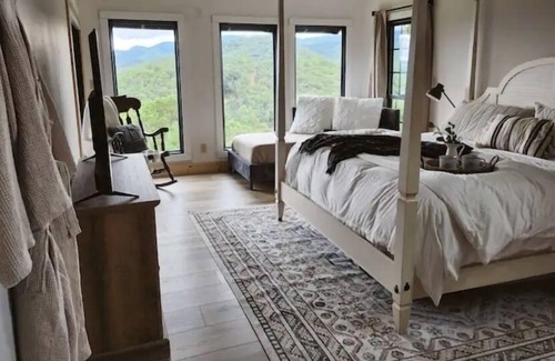 Andrews Cabin | Top of the mountain getaway with extreme views