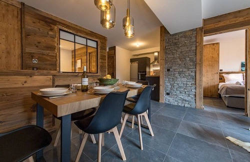 Saint-Sorlin-d'Arves Apartment | Top of the range flat with a large terrace in the heart of the village - sleeps 6