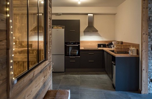 Saint-Sorlin-d'Arves Apartment | Top of the range flat with a large terrace in the heart of the village - sleeps 6