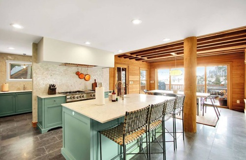 Sundance Cabin | *TOP TIER* SUNDANCE LODGE - 7 Bed, 7 Bath, MOUNTAIN VIEWS