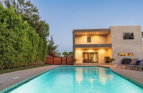 Canoga Park House | Topanga Cabana L.A. City Modern Pool