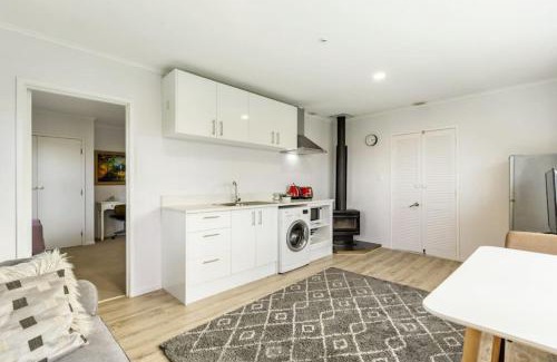 Torbay Apartment | Torbay 1BR Bolthole - WiFi - Seaviews