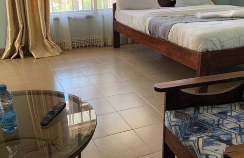 Kisumu Hotel | Torchys Lounge Hotel in Kisumu Unit 2