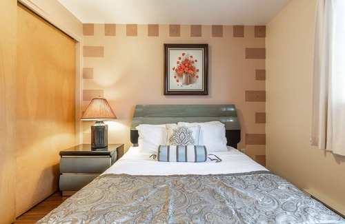 Ocean Shores Hotel | Tortuga - 1 Bedroom Suite with 3 Queen Beds at Wanderlust Inn, Pet Friendly