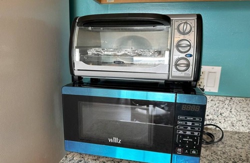 McCully - Moiliili Condo | Total of 2 bedrooms at Royal Kuhio, Sleeps 8, with AC. Two units, same floor,