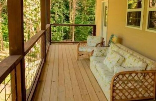 Linden Cabin | Touch of Heaven-entire cabin, family friendly, 3 levels, maximum of 8 guests.