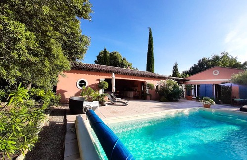 Ampus Villa | Tourtour dans le Var en Provence .Maison 6 personnes, piscine,tennis.