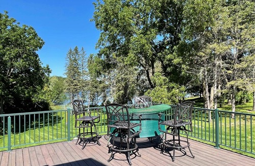 Birchwood Cabin | Towering Pine Cabin: Your Family’s Perfect Getaway