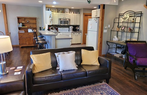 Winthrop Condo | Towering Pines-Dog Friendly, Walk to Ski trail and Close to Town!