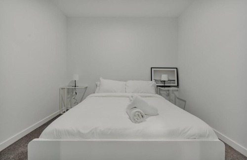 Belconnen Apartment | Town Centre Cozy 2 Bed 1 Bath with Free Parking