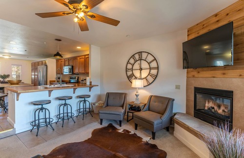 Pagosa Springs House | Town Home On The River. A/C. Views. Fish. Hot Springs. Walk To Town .