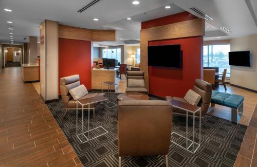 Oak Creek Hotel | TownePlace Suites by Marriott Milwaukee Oak Creek