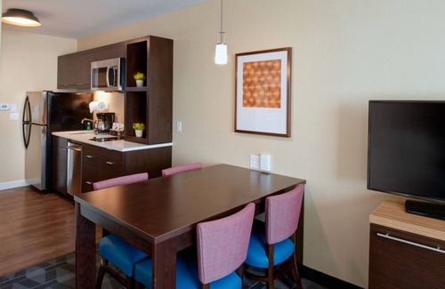Forest Hills Hotel | TownePlace Suites by Marriott Grand Rapids Airport