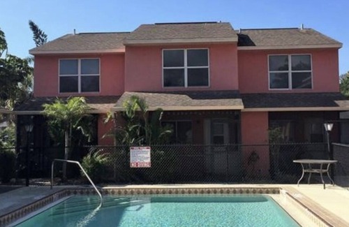 Truckland House | Townhome in Paradise