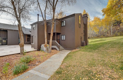 North Park City House | Townhome steps from lifts at PC Resort! Stylish 2BR/2BA +loft, deck, mtn views.