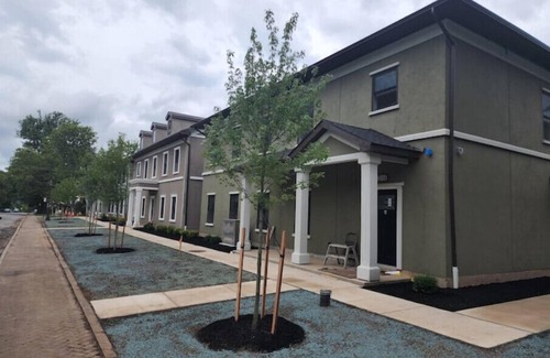 Downtown Niagara Falls House | Townhomes at the Falls - 310 A lower - Buffalo Aven2 Blocks from the Falls!