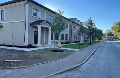Downtown Niagara Falls House | Townhomes at the Falls - 314 E Lower - Buffalo Aven2 Blocks from the Falls!