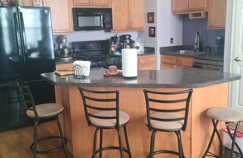 Pasadena House | Townhouse centrally located between Annapolis and Baltimore