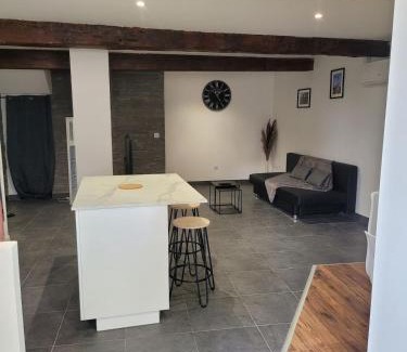 Lamothe-Capdeville Apartment | townhouse near Montauban Lamothe-Capdeville