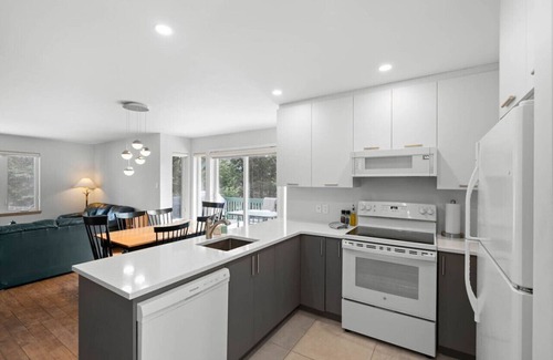 Mont-Tremblant House | Townhouse on the Golf w/Pool Access -Aiglon 1748