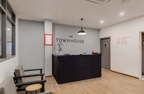 Bengaluru Hotel | Townhouse Ramamurthy Nagar Near Baiyappanahalli Metro Station