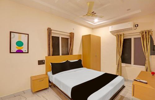 Karimnagar Hotel | Townhouse SP Living Tree
