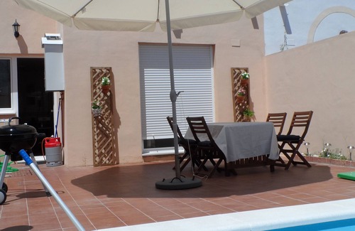 Umbrete House | Townhouse with pool in charming village close to the city of Seville