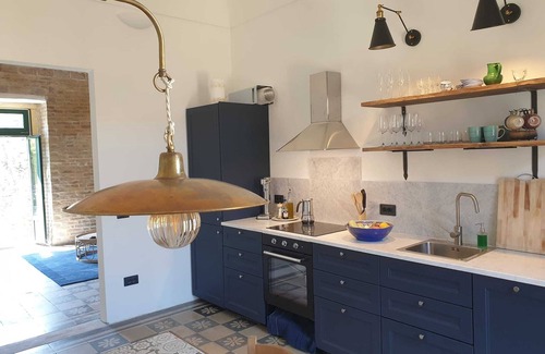 Vasto House | Townhouse with roof terrace and sea view in lovely beachtown