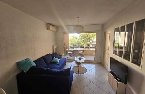 Sanary-sur-Mer Apartment | Très Beau T2 Neuf, Calme, Terrasse, au Cœur de Sanary + box Fermé en Sous-sol
