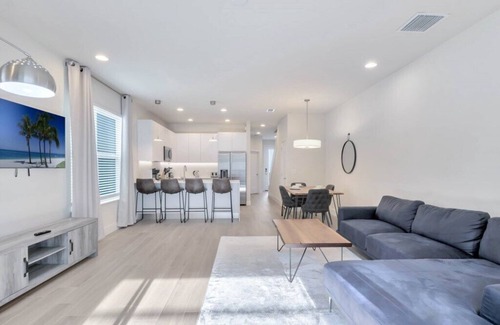 Woodridge House | TR17226 – Stylish 4-Bedroom home with Private Pool & Club Access near Disney