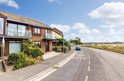 Poole House | Trade Winds - Harbour Views of Brownsea Island