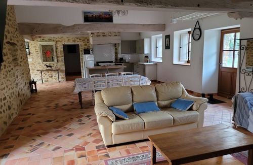 Chailland House | Traditional 18th-century farmhouse renovated in 2022