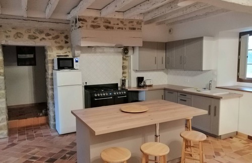 Chailland House | Traditional 18th-century farmhouse renovated in 2022