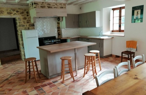 Chailland House | Traditional 18th-century farmhouse renovated in 2022