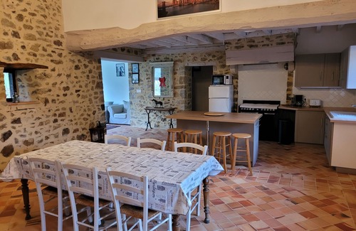 Chailland House | Traditional 18th-century farmhouse renovated in 2022