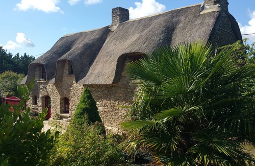 Camoel House | Traditional breton cottage near beach in huge fenced park for total privacy