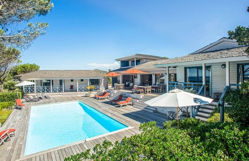 Bonifacio House | Traditional house with pool close to the beach