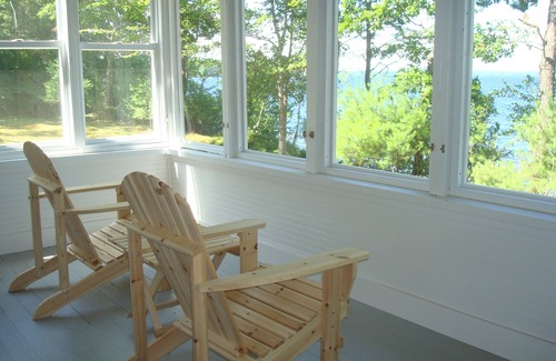 South Casco House | Traditional Maine Cabin, Bunk House, and Guest House on Sebago Lake!