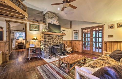 Greentown House | Trails and Creek On-Site Tranquil Greentown Cabin
