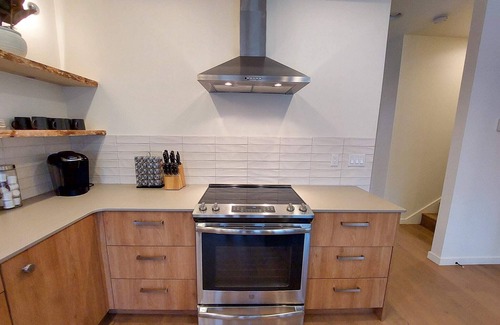 Winthrop House | Trails End B - 3 bedroom modern Winthrop townhome