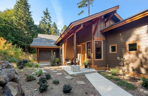 Cle Elum House | Trailside Hideaway- 3 bdrm, open concept mountain retreat w/spectacular views