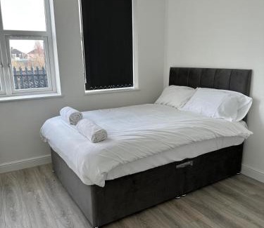 Scunthorpe Apartment | Train Station Aparthotel - Free Wifi, Free Parking