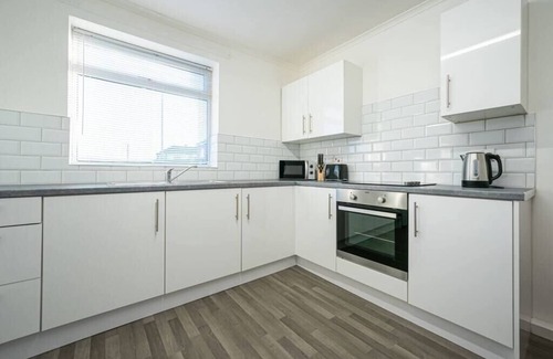 Middlesbrough House | Tranmere House 3 BR Workstays UK Best Rates Direct