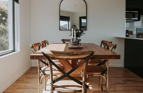 Tranmere House | Tranmere Seaside Serenity