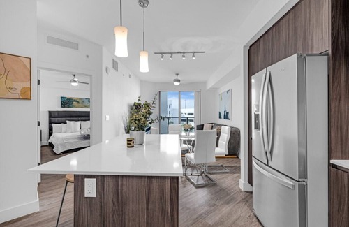 Doral Apartment | Tranquil 1 Bed Escape in Doral W/Free Parking