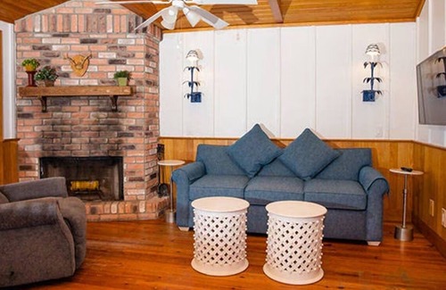 Captiva Hotel | Tranquil 1BR Beach View Cottage Stay w/Kitchen & Porch | Swimming Pools