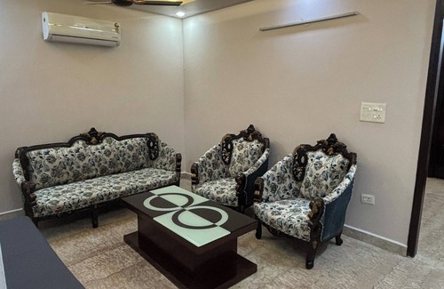 Hari Nagar Apartment | Tranquil 2-bedroom apartment in New Delhi with AC, WiFi