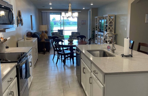 Naples Villa | Tranquil 2-bedroom villa with water view where modern luxury meets coastal charm